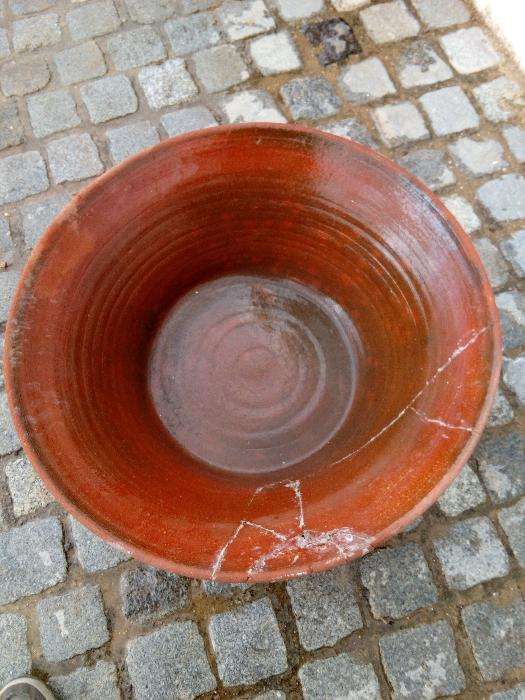 alguidar secular em barro