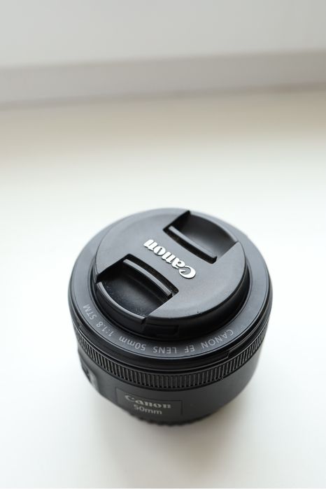 Canon EF 50mm 1,8 STM об'єктив.