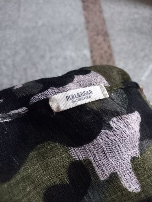 Lenço/ encharpe ,padrão  camuflado  .Pull&Beat