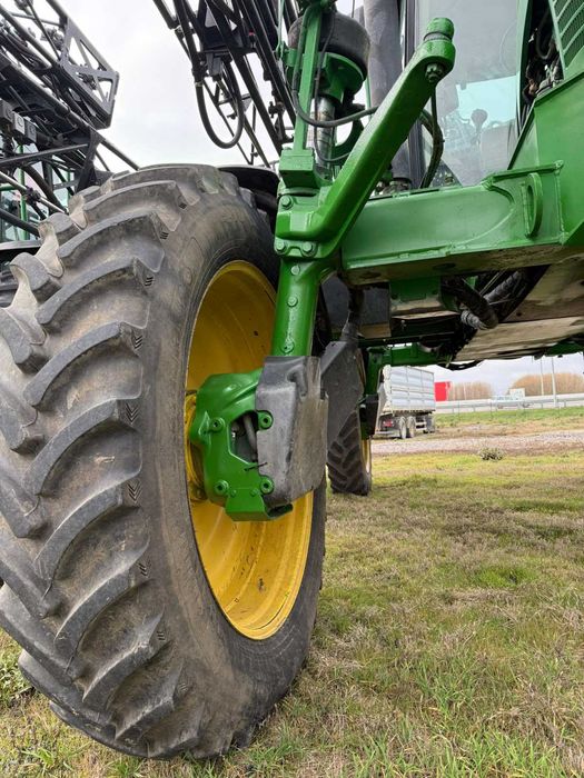 самохідний оприскувач John Deere 4730