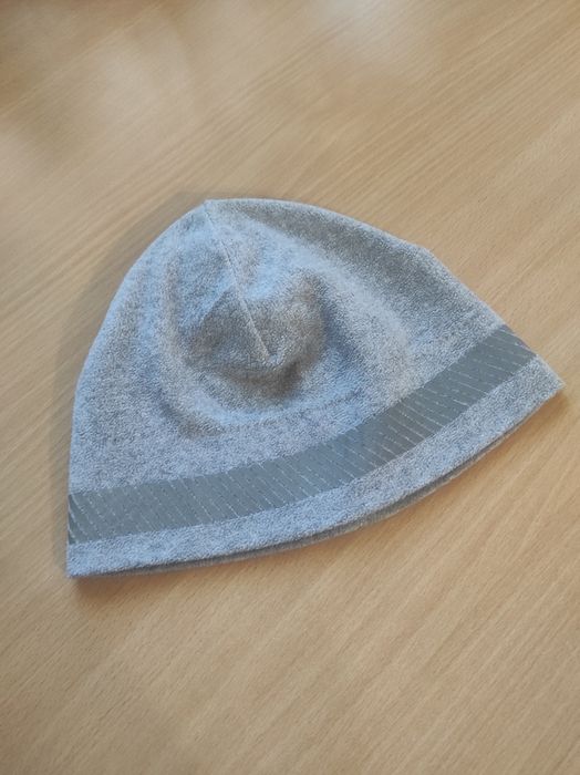 Шапка чоловіча сіра зі світловідбивачем