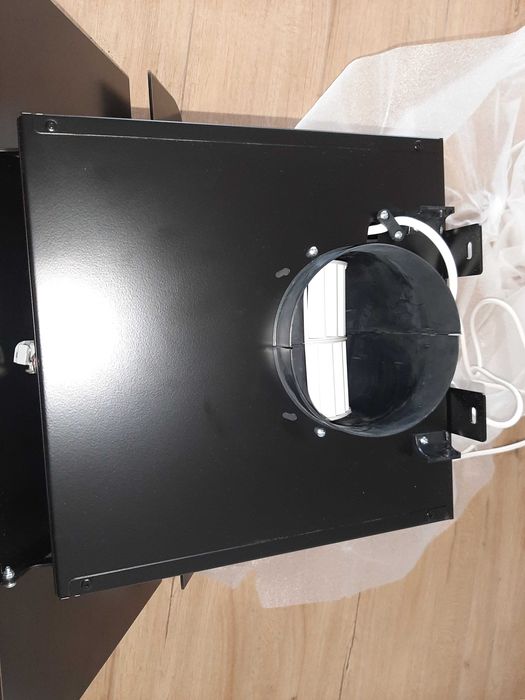 Okap Amica OKC656S typu kominowy