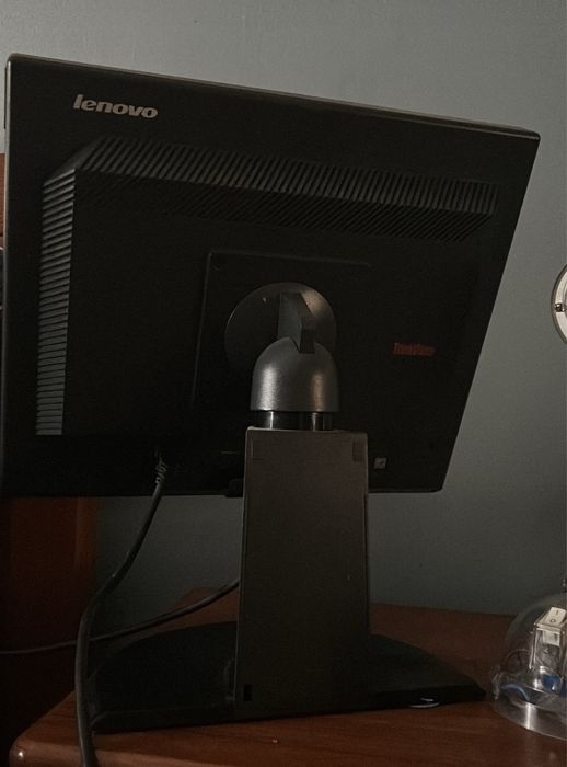 Monitor Lenovo ThinkVision