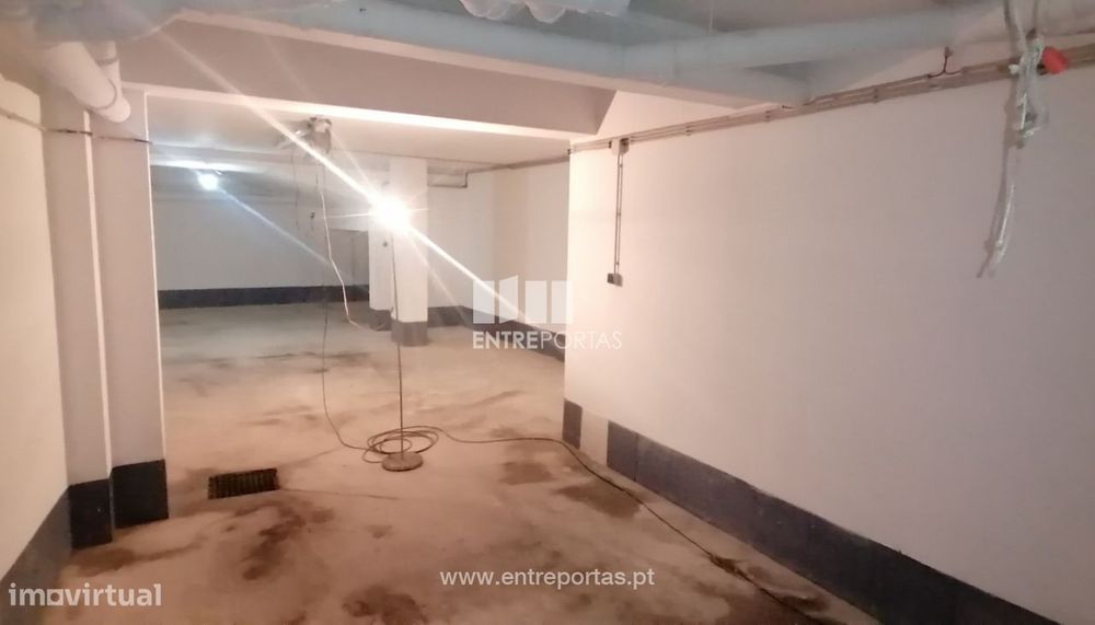 Venda de garagem próximo do centro da Póvoa de Varzim