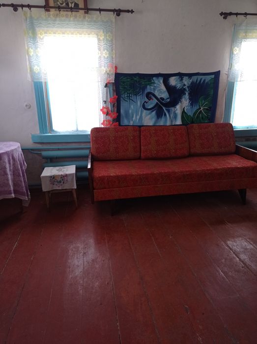 Газифікований будинок біля залізничної станції. Село Жуківка.