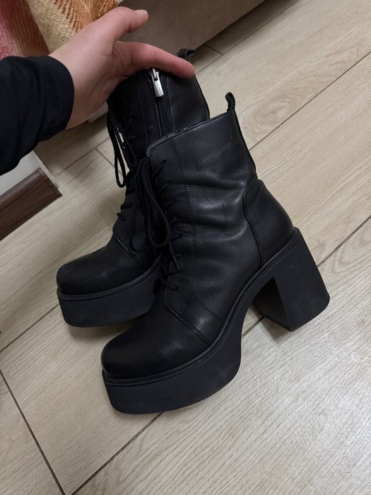 Шкіряні ботинки