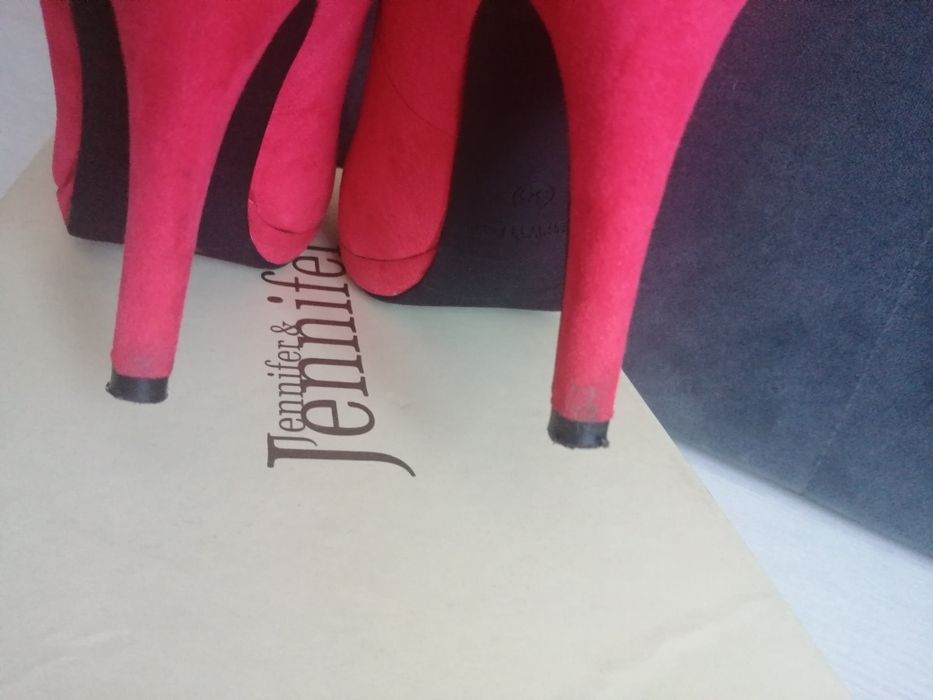 Czerwone szpilki 38 zamsz ccc