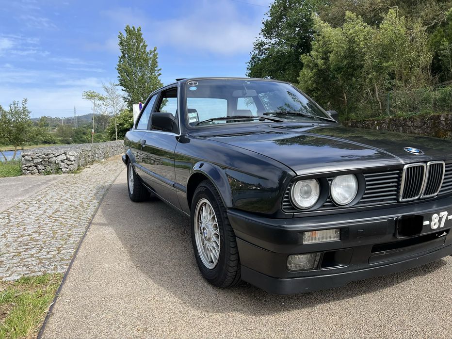 BMW E30 318i Coupe