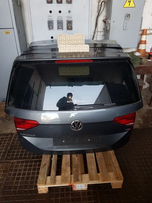 VW Touran  ляда кляпа задняя дверь тоуран 2016-2021гг.
