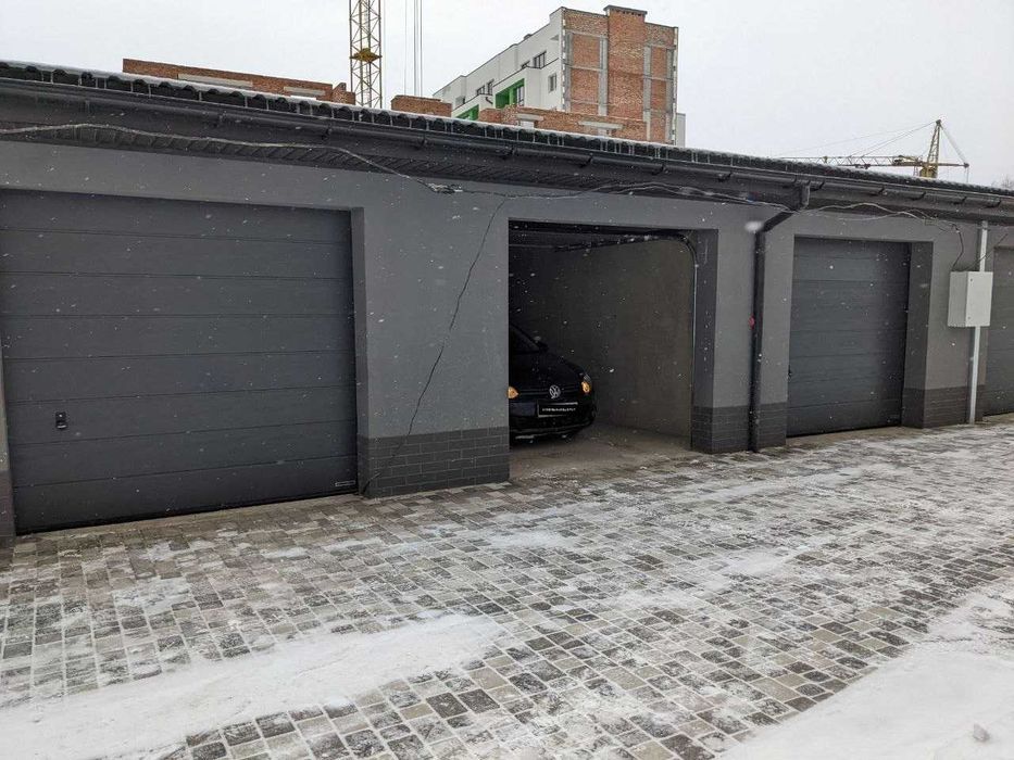 Продаж гаража в сучасному ЖК "Липки"