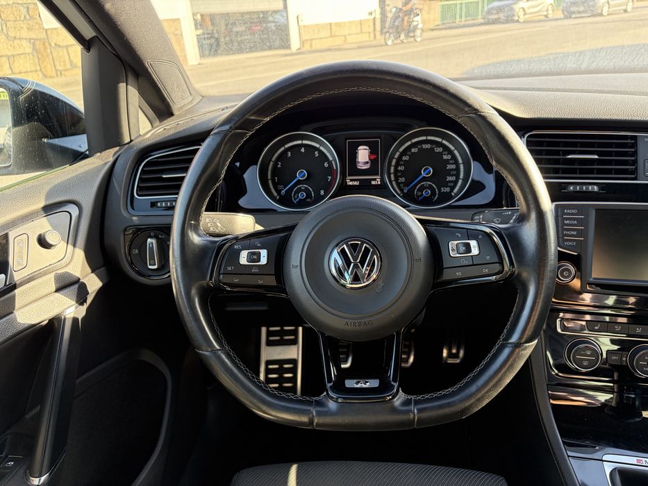 Volkswagen Golf R