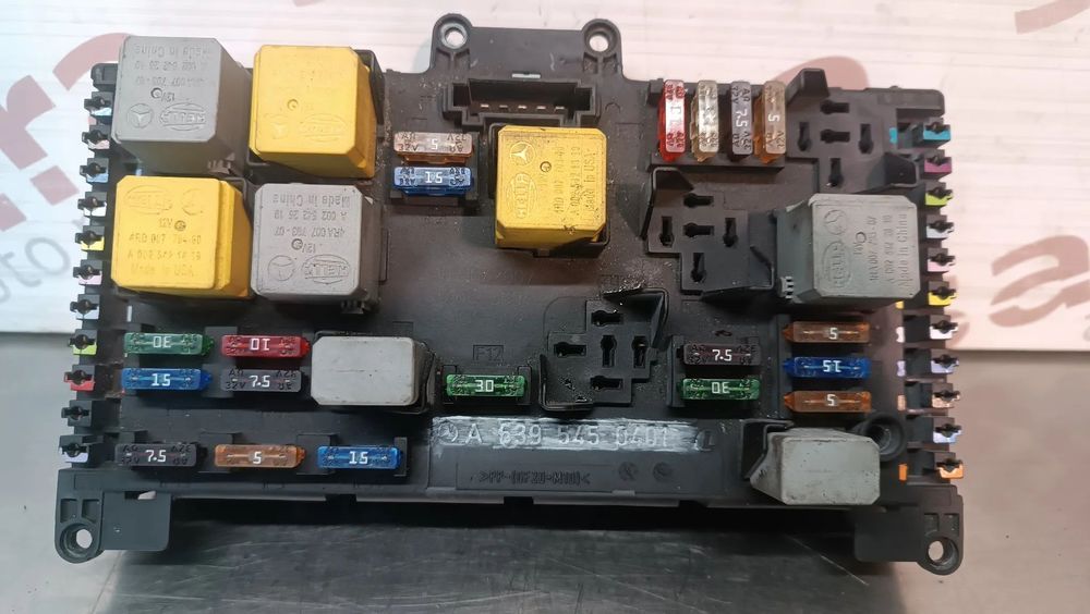 CAIXA DE FUSIVEIS / SAM MERCEDES VITO W639 A6395450401 518878004