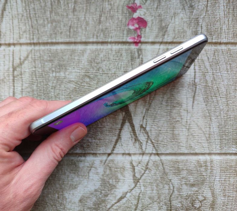 Samsung A7 SM-A710F Duos официал UA покупался новым Самсунг