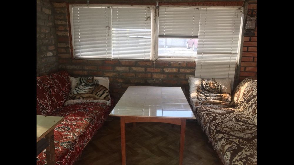 Дом  4 комнаты с бассейном