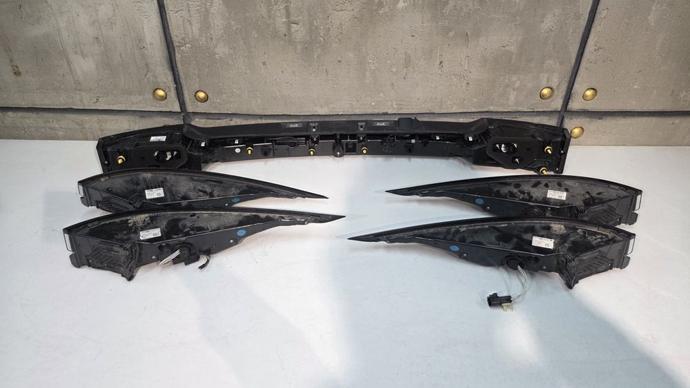 Range Rover Velar задні стопи ліхтарі ліва права 2017+ оригінал Європа