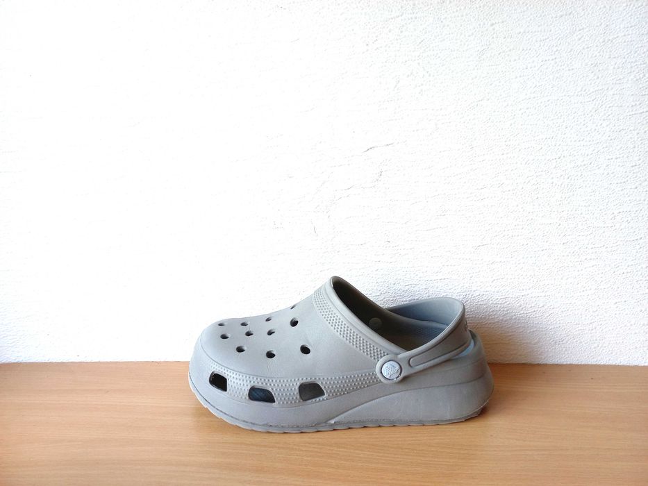 Класні крокси шльопанці crocs м6w8/38-39р. устілка 25,2 см.