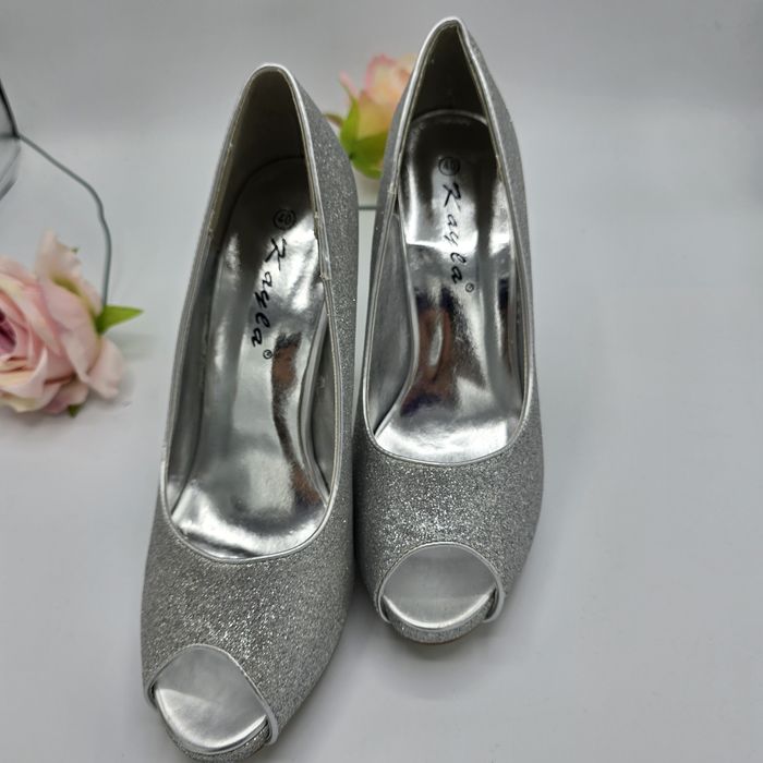 Przepiękne srebrne brokatowe buty z odkrytymi palcami r.40