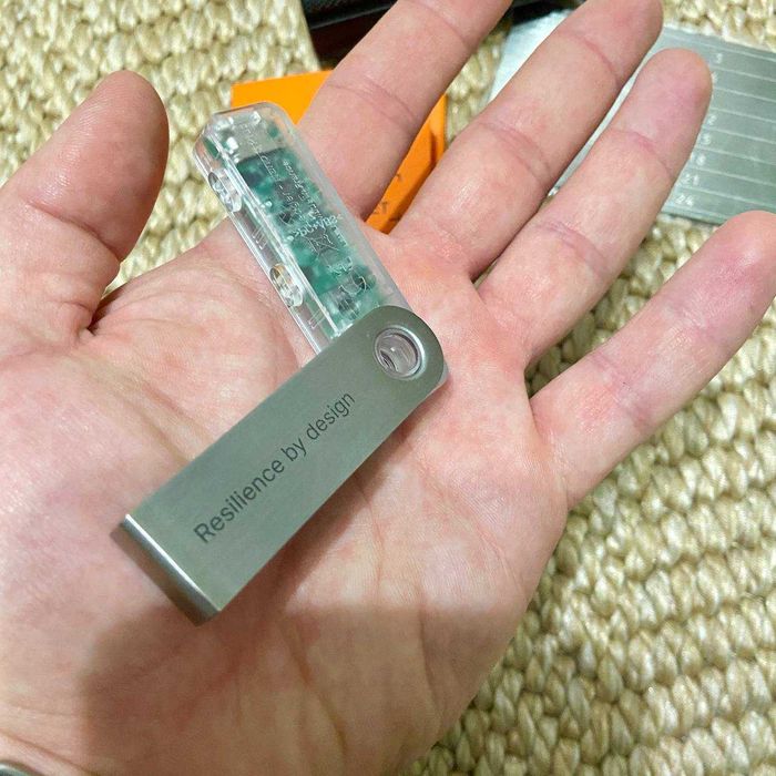 Апаратний криптогаманець Ledger Nano Ice Frost