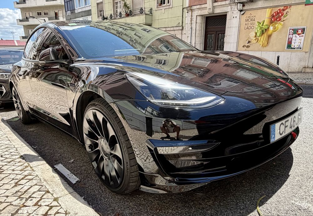Tesla Model 3 — fotografia 3
