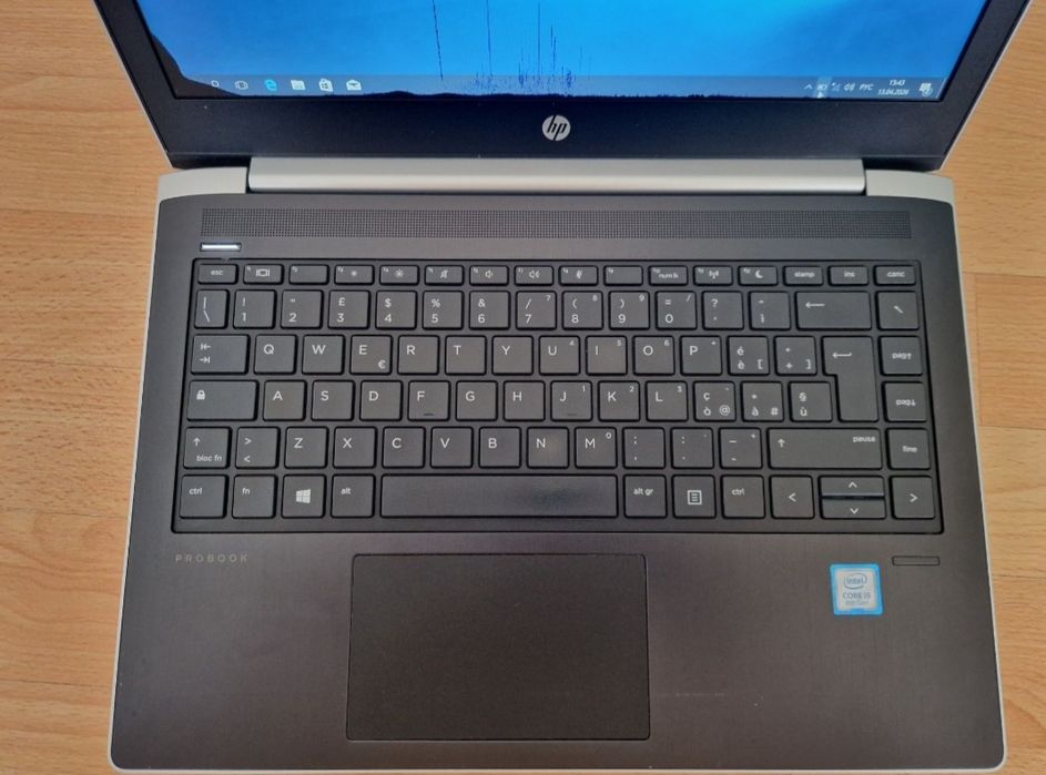 Робочий ноутбук intel  i5-8250U 4ядра 8потоків під відновлення ремонт запчастини