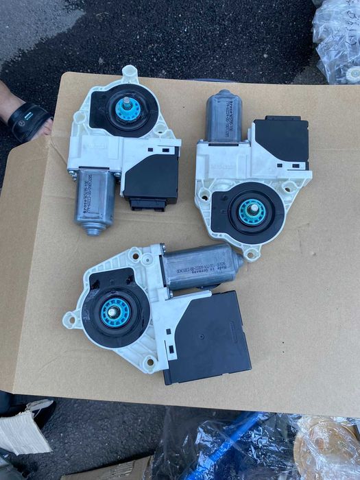 Моторчик склопідіймача Volkswagen Passat B7, CC