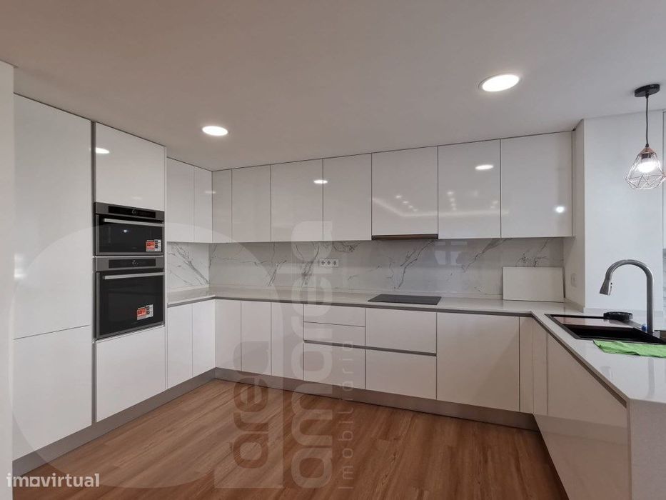 Apartamento T3 totalmente remodelado no centro Laranjeiro — Laranjeiro E Feijó, Setúbal