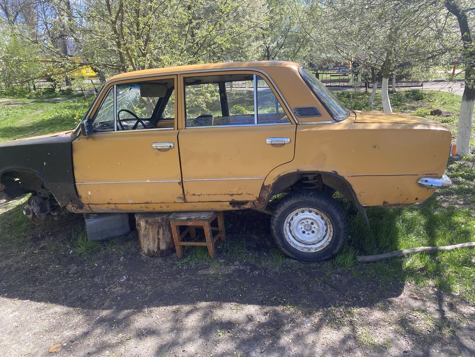 Продам 2 жигулі ціляком