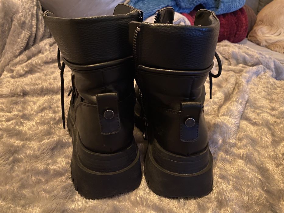 Botas berskha com plataforma c/ novas