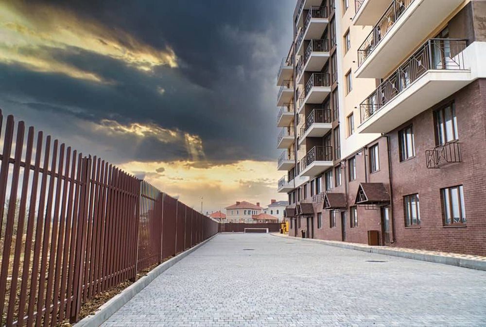 2-кімнатна квартира 77,5 кв.м. з АОГВ. 709$/кв.м. Будинок зданий та заселений.