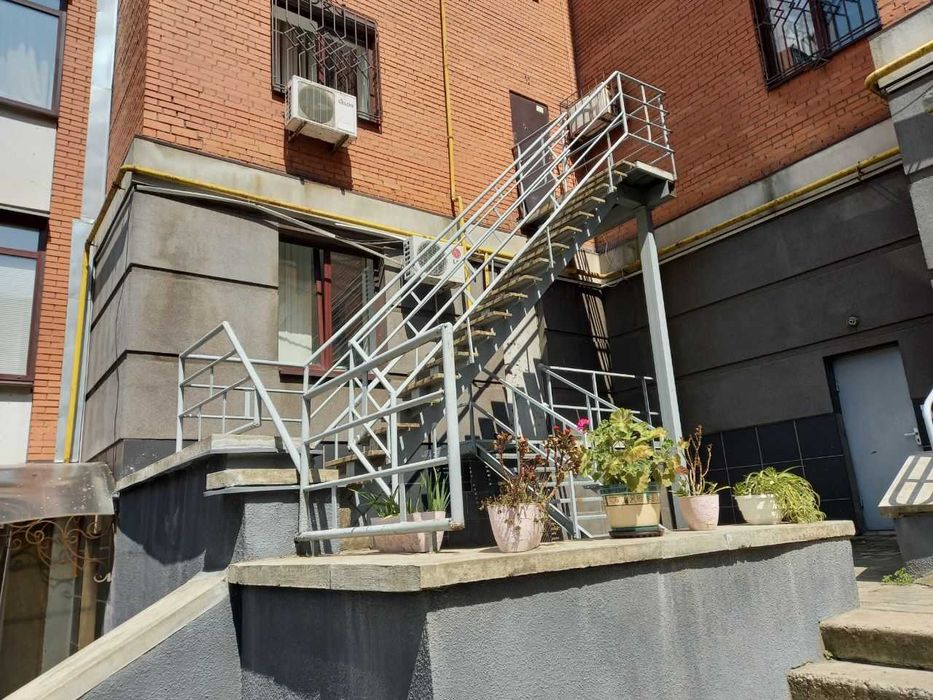 Магазин\офис в центре города (Херсонская ) Продам