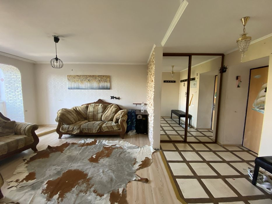 Продаю 2 кв. ул. Садовая - Пограничная , 73 кв.м.