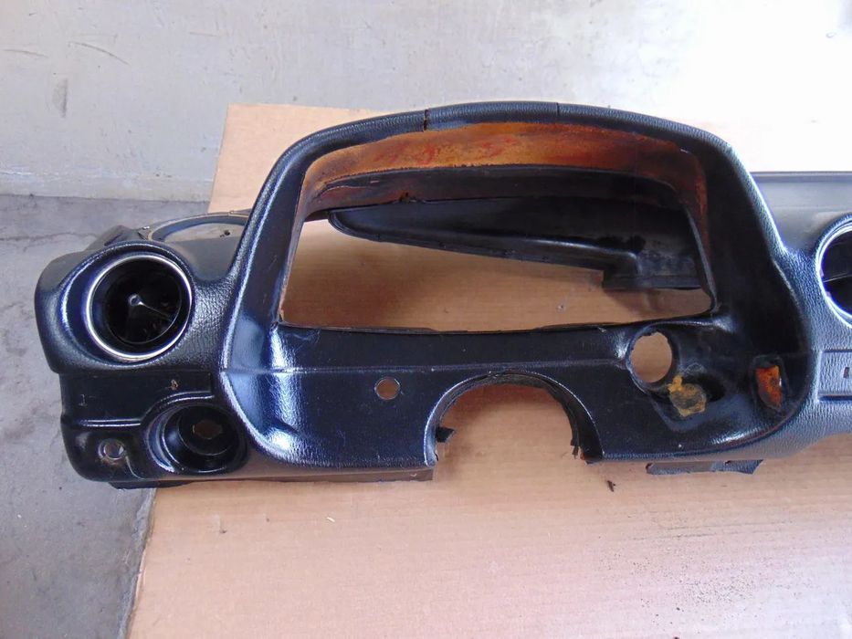 Mercedes W123 tablier usado em bom estado