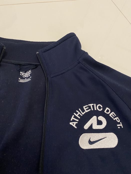 Продам спортивную винтажную кофту Nike