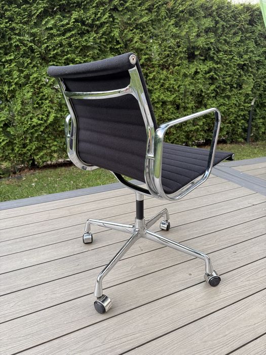 Vitra EA108 Eames oryginał fotel konferencyjny aluminium / Herman Miller