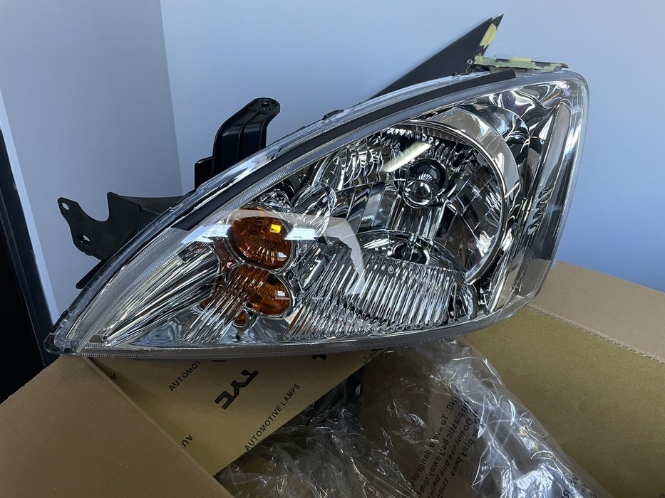 Фары Митсубиси ланцер 9 новые