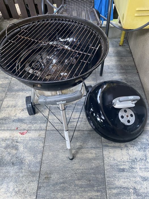 Grill na węgiel lub brykiet