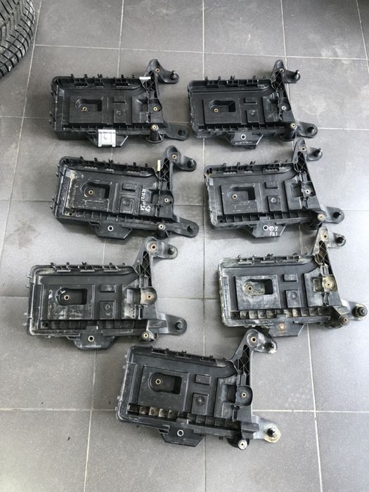 Платформа акумулятора Passat B6 B7 CC Tiguan USA кронштейн акумулятора