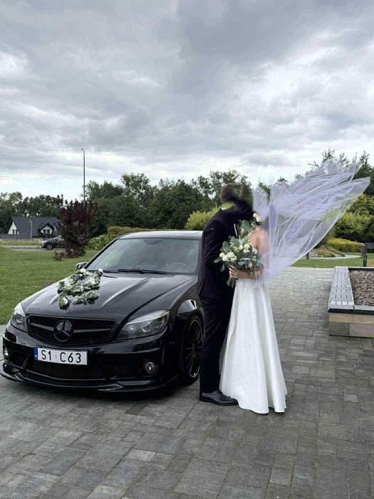 Samochód do ślubu, spełniaj marzenia Mercedes C63AMG