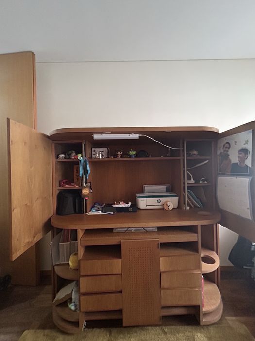 Secretaria madeira