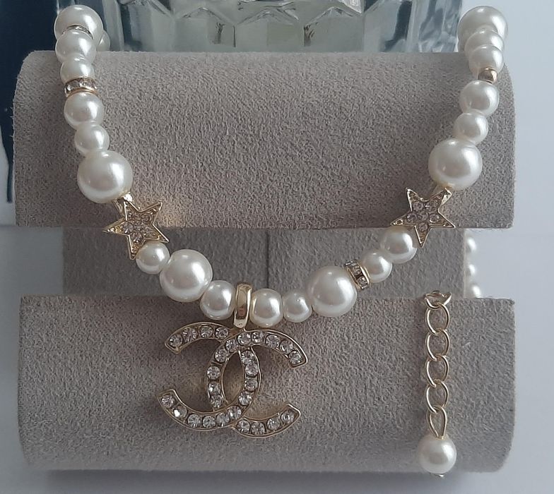 Przepiękne perły, wybita pieczątka