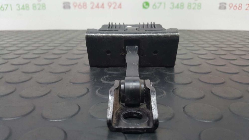 RETENTOR DA PORTA DIANTEIRA ESQUERDA BMW SERIE 1 BERLINA (E81/E87) 116D