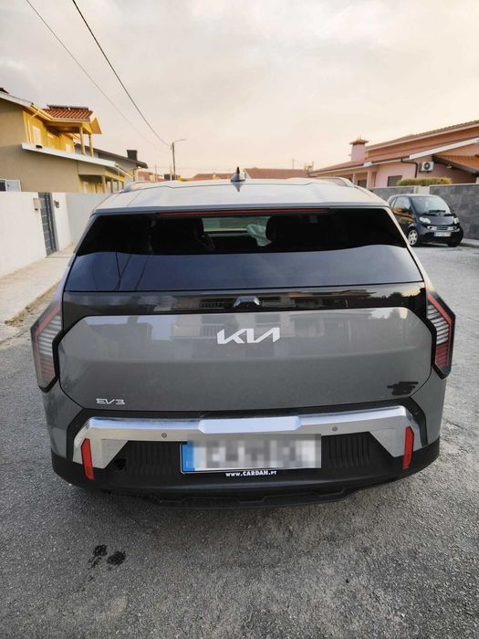 Kia Ev3 2025 acidentado com poucos Kilometros