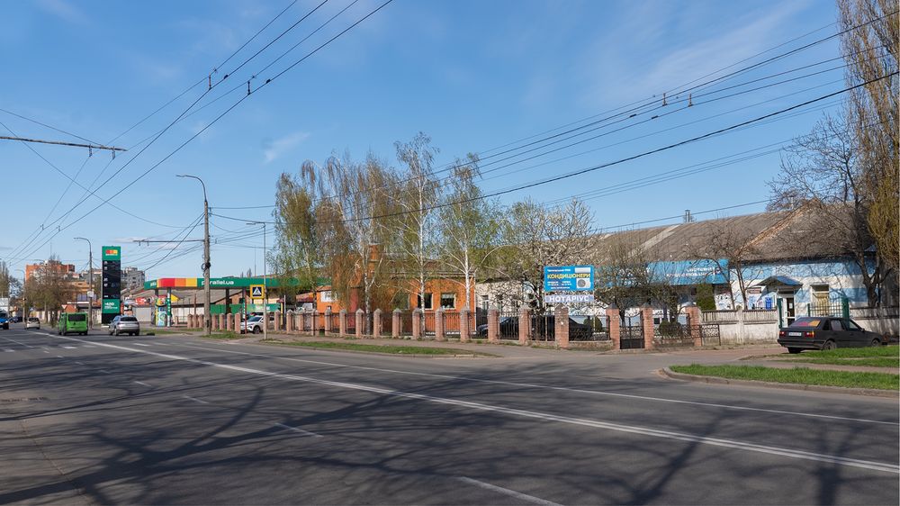 Оренда фасадне комерційне приміщення 264 кв.м Власна парковка  Мазепи Круг Музична