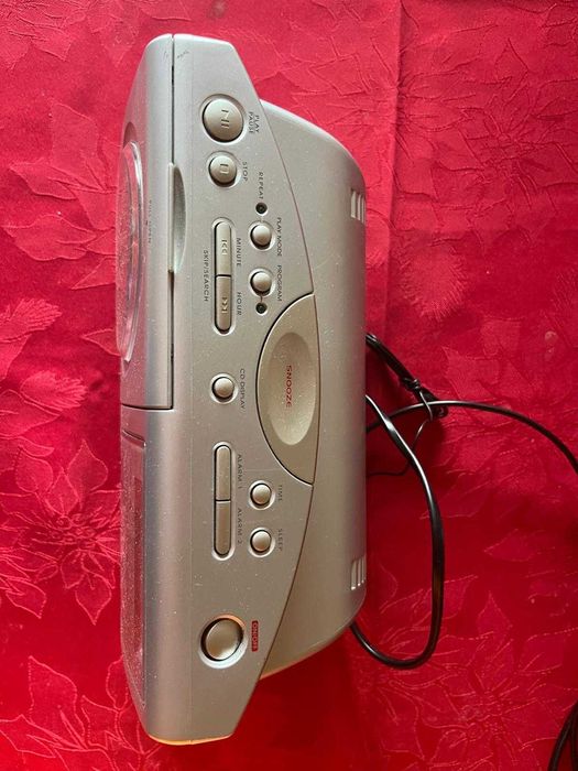 Radio com leitor de CD Mitsai