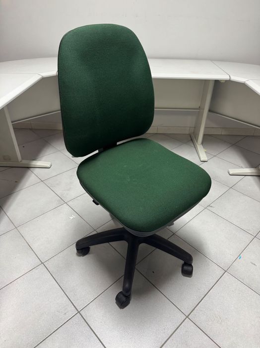 Secretárias Móveis Mobiliário Usado Razoável Conservação Marca Levira