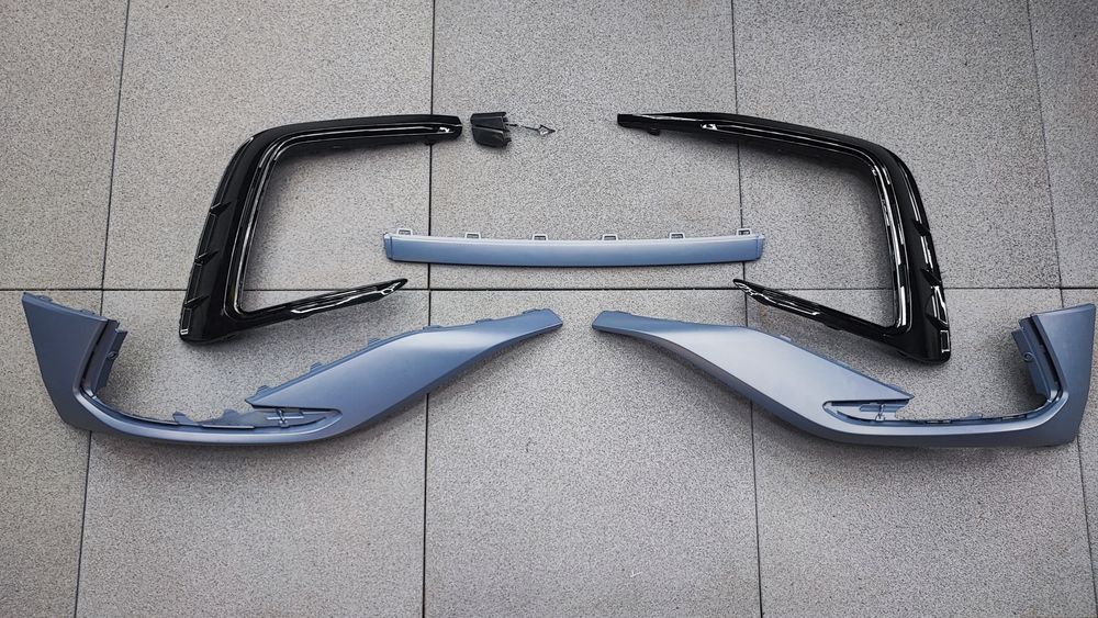 Накладка решітки бампера R-line VW Tiguan 22 23 24 Allspace молдінг