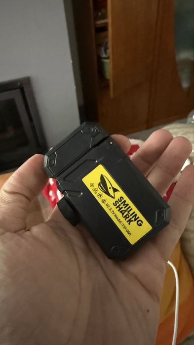 Isqueiro com lanterna