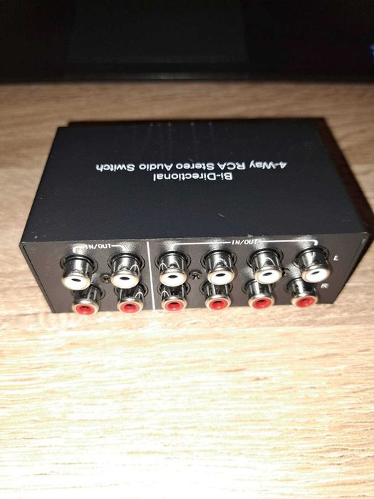 przełącznik, separator, switch do zestawów hi-fi i kolumn głośnikowych