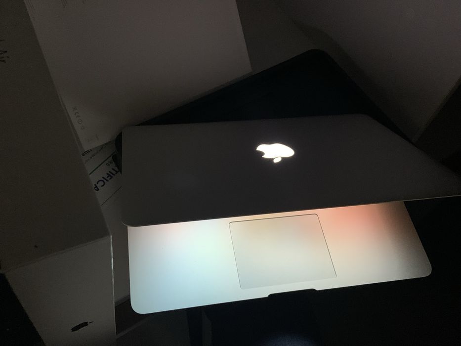 MacBook air 2017 идеальный состояние нового полный комплект