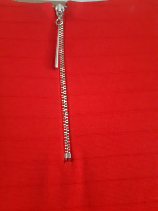 Sukienka przed kolano, czerwona. Mohito. M